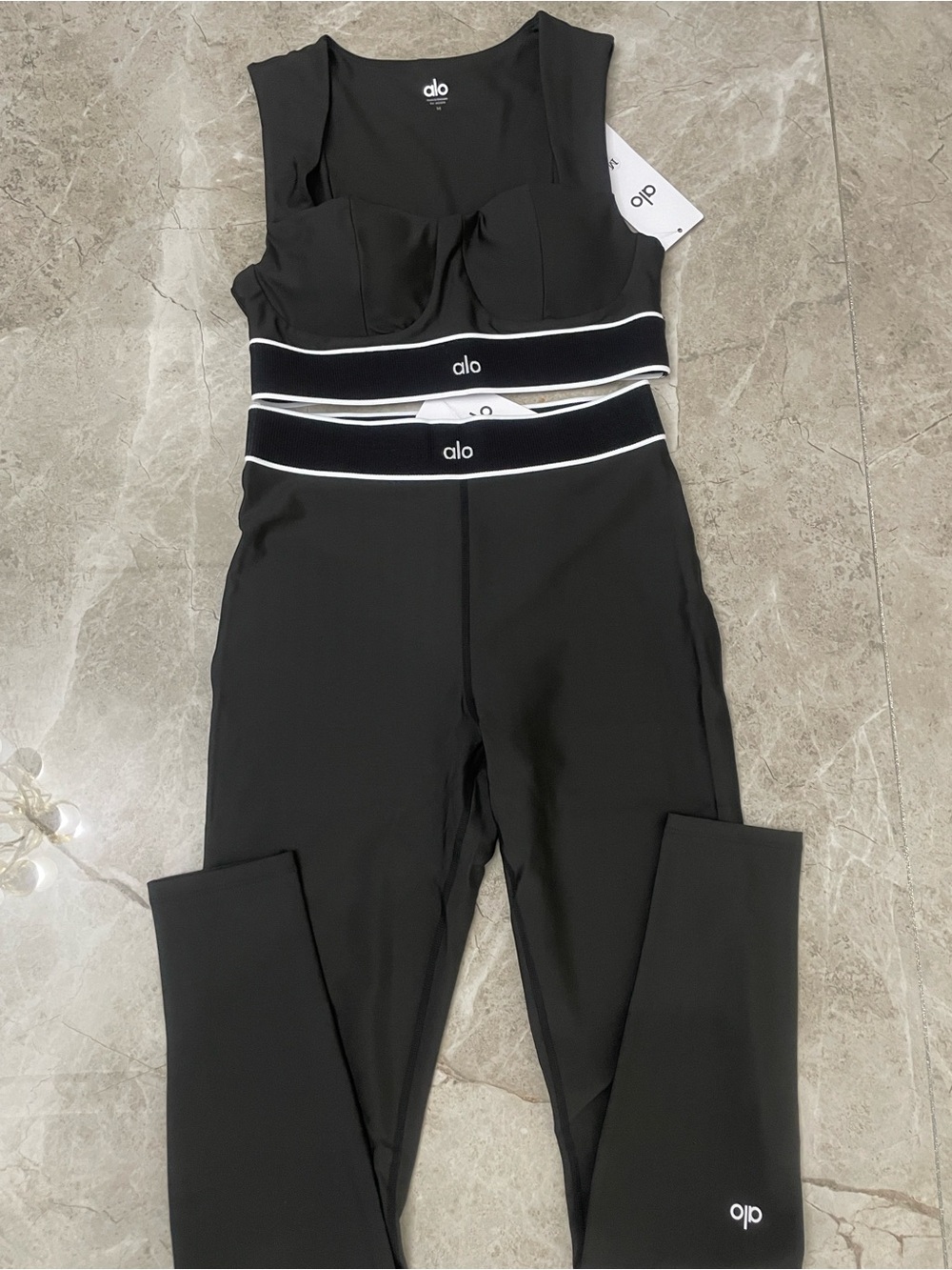 ALO Yoga Black Legging and Crop Top Set with White Trim - Picture 2 of 5